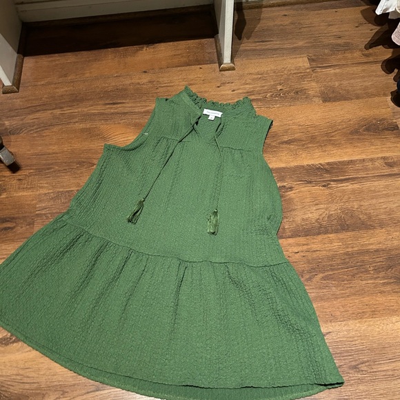 Boho Flowy sleeveless top with tassels green size medium - Picture 1 of 16